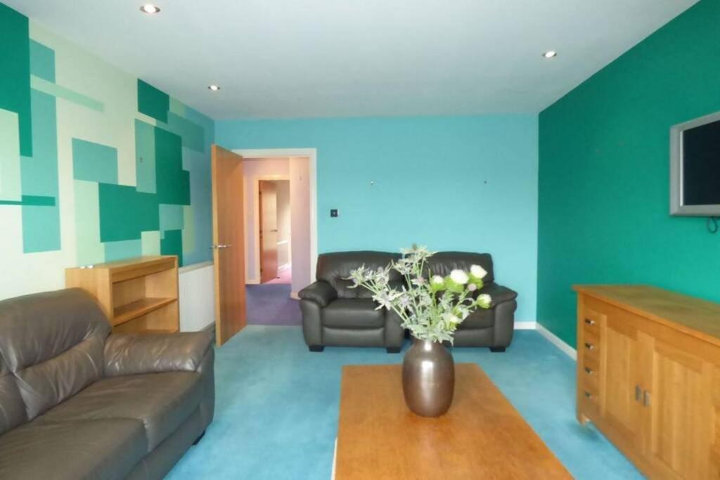 Comfortable, Self Contained 2 Double Beds Town Apartment Near Pittodrie Stadium Aberdeen Buitenkant foto