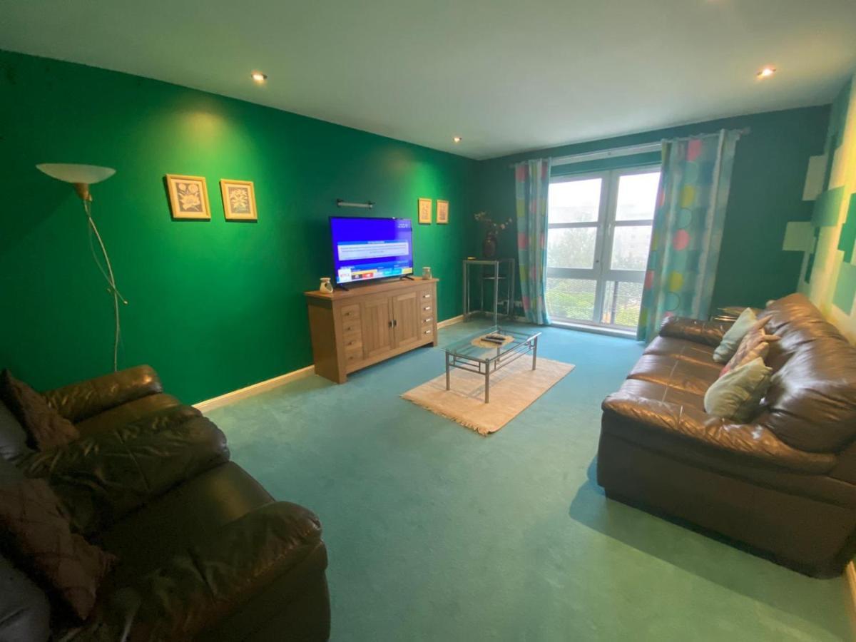 Comfortable, Self Contained 2 Double Beds Town Apartment Near Pittodrie Stadium Aberdeen Buitenkant foto